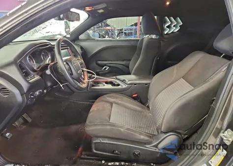 2017 Dodge Challenger Sxt z USA, uszkodzony, nr VIN 2C3CDZAG8HH638185